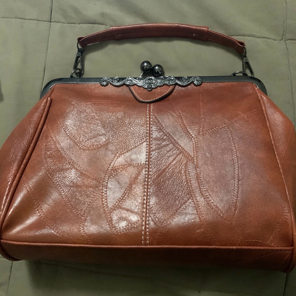 NWOT Vintage Handbag w/Kiss Lock